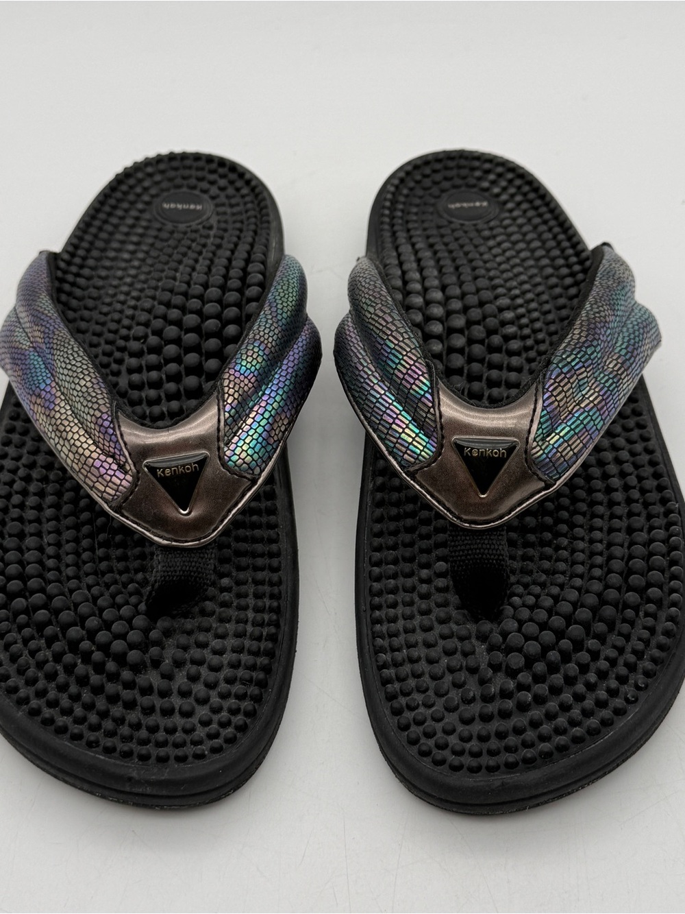 Kenkoh Flip Flop Sandals Massage Footbed Iridescent Strap W8 EU39